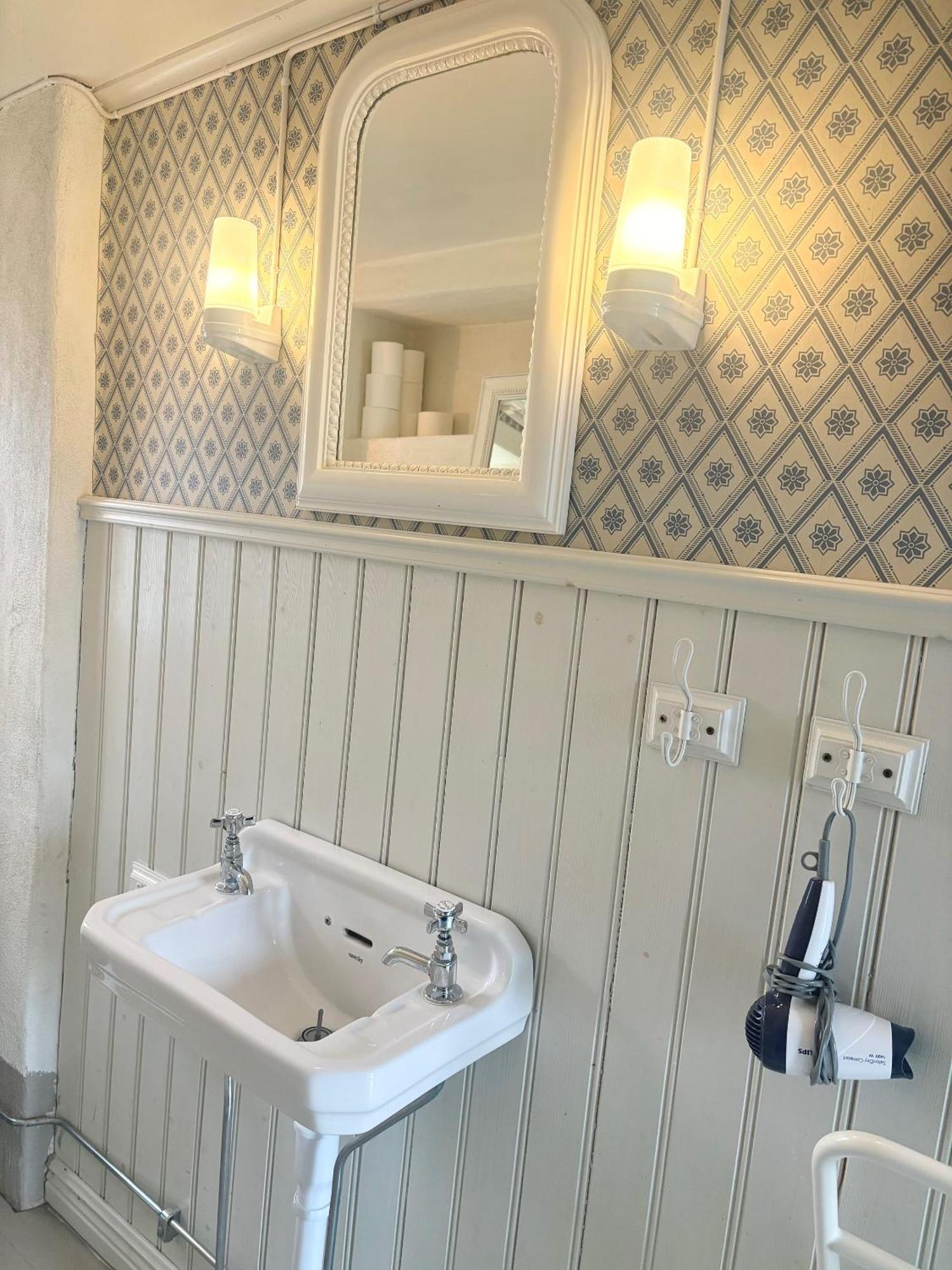 Arphus Lodge Ескилстуна Екстериор снимка